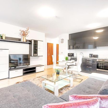 Modern Apartment With Free Garage And Balcony In The Downtown Budapest Esterno foto