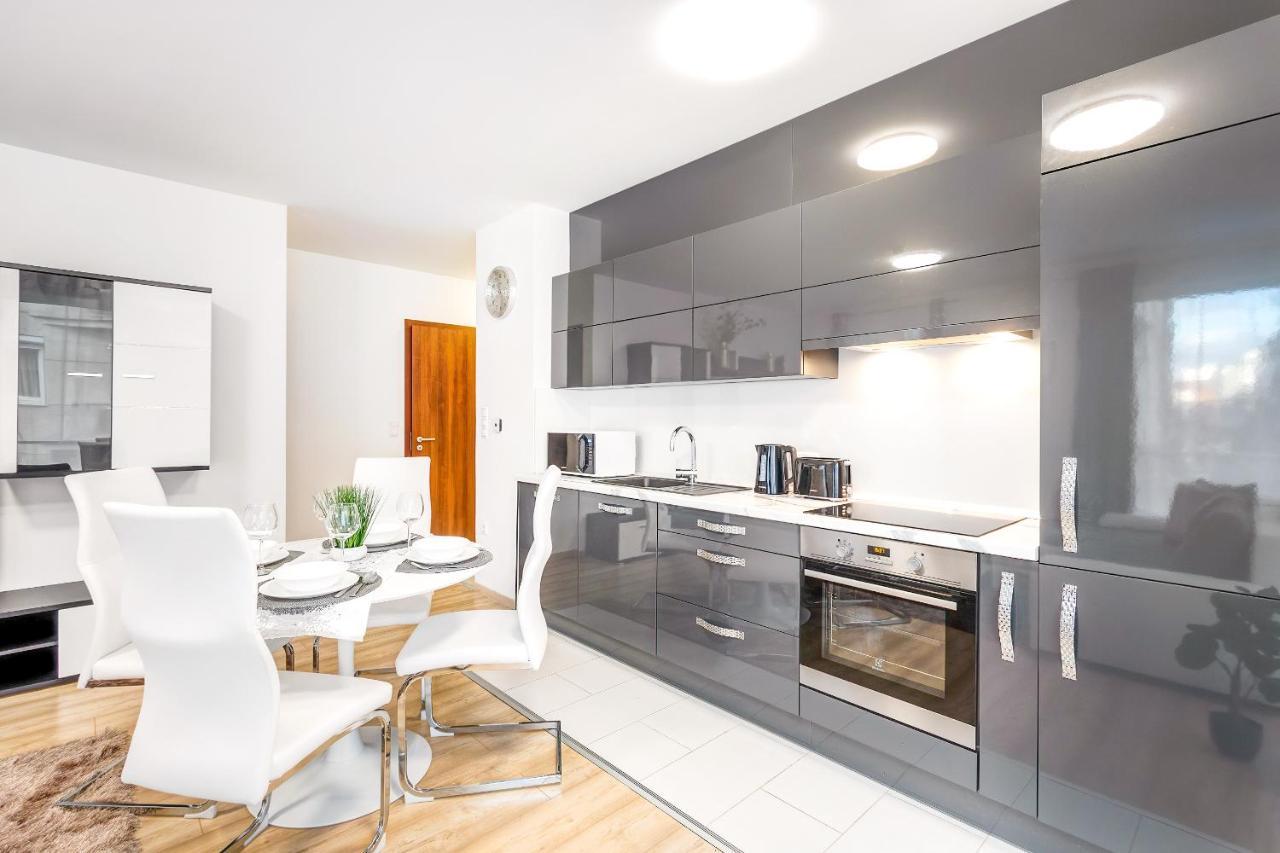 Modern Apartment With Free Garage And Balcony In The Downtown Budapest Esterno foto