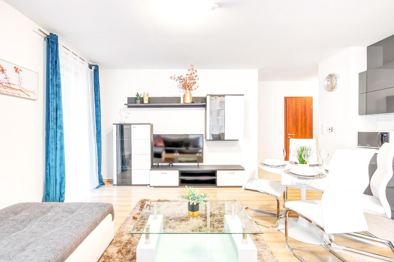 Modern Apartment With Free Garage And Balcony In The Downtown Budapest Esterno foto
