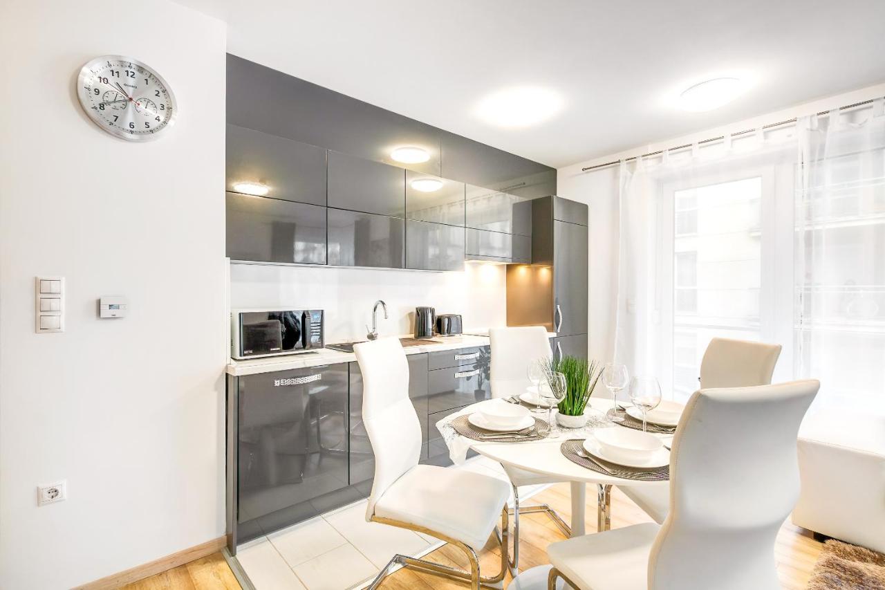 Modern Apartment With Free Garage And Balcony In The Downtown Budapest Esterno foto