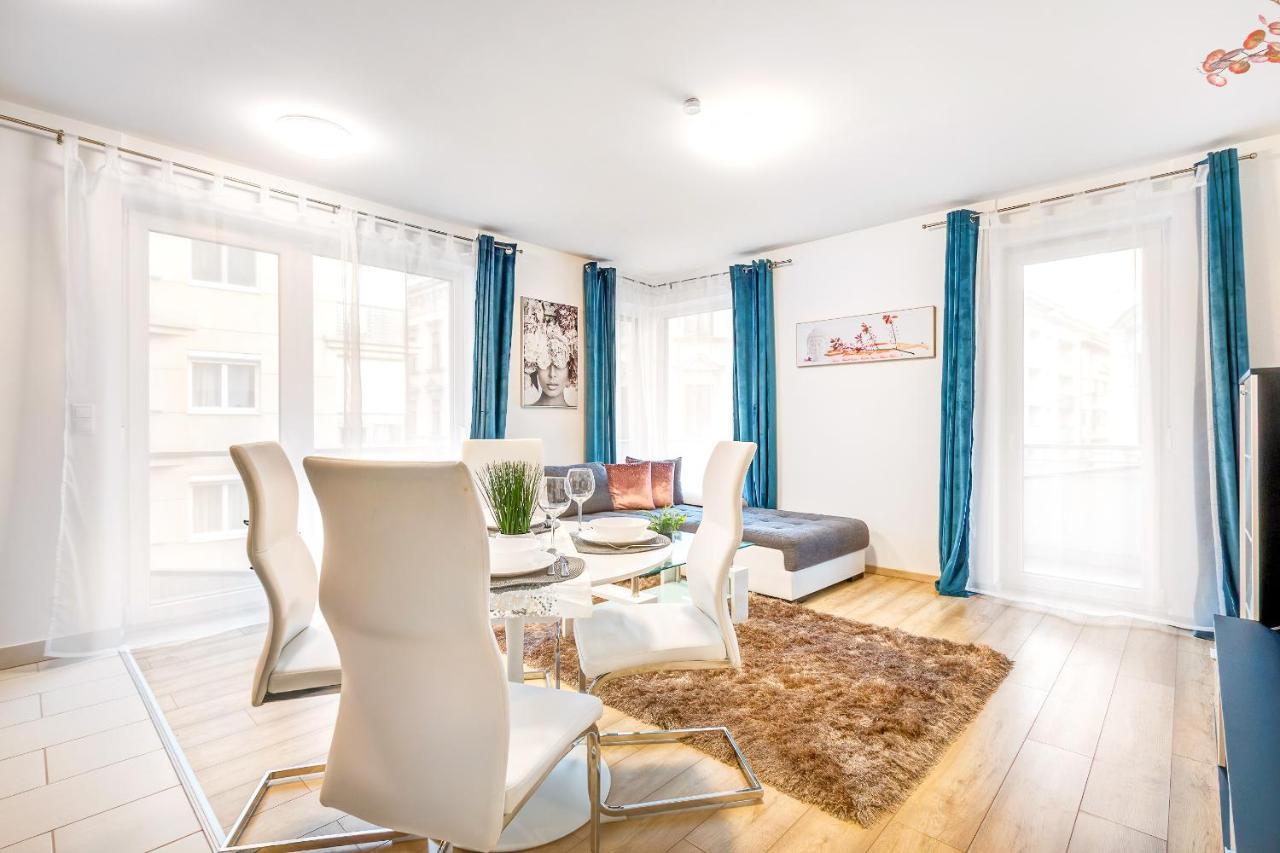 Modern Apartment With Free Garage And Balcony In The Downtown Budapest Esterno foto