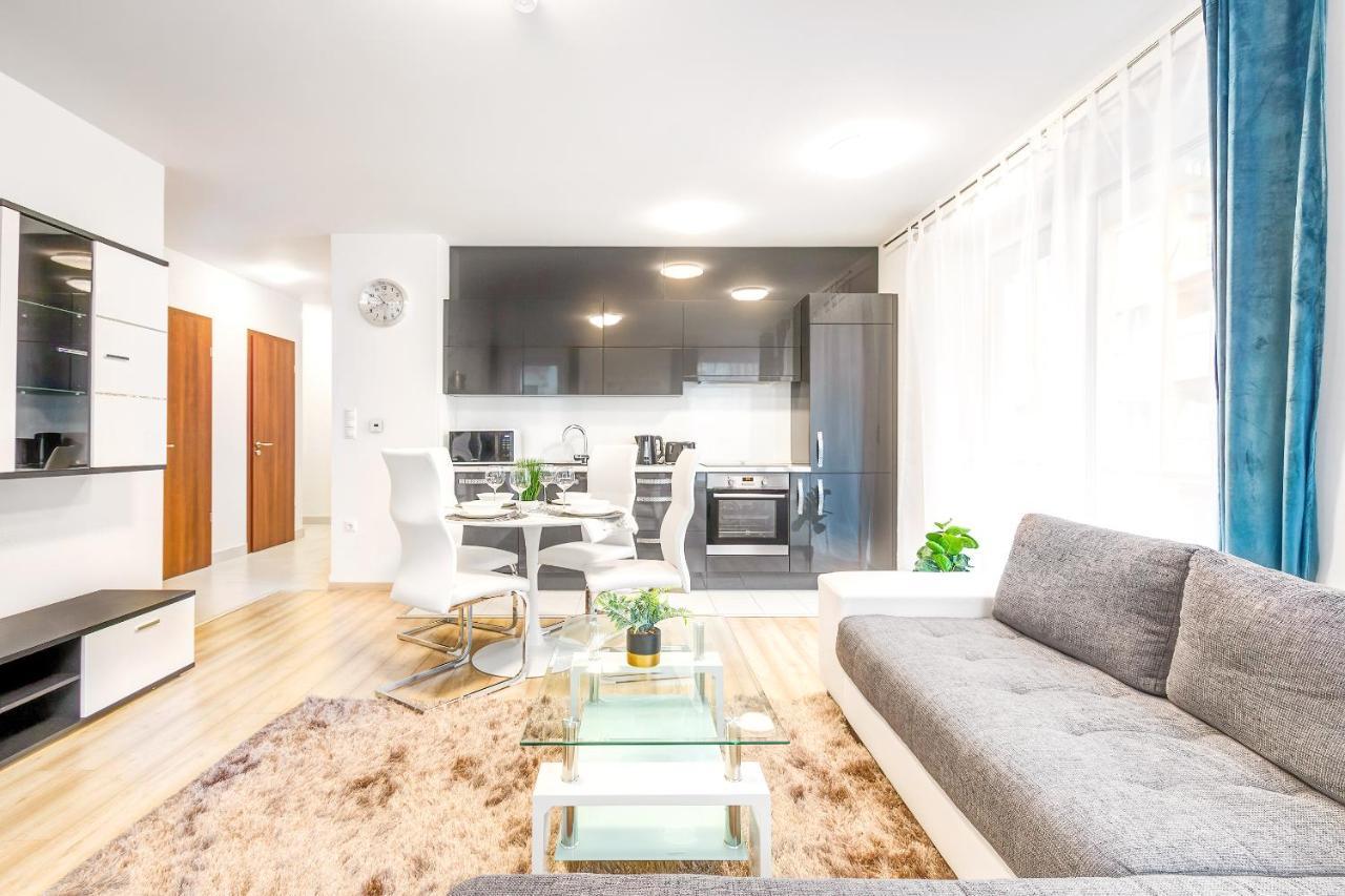 Modern Apartment With Free Garage And Balcony In The Downtown Budapest Esterno foto