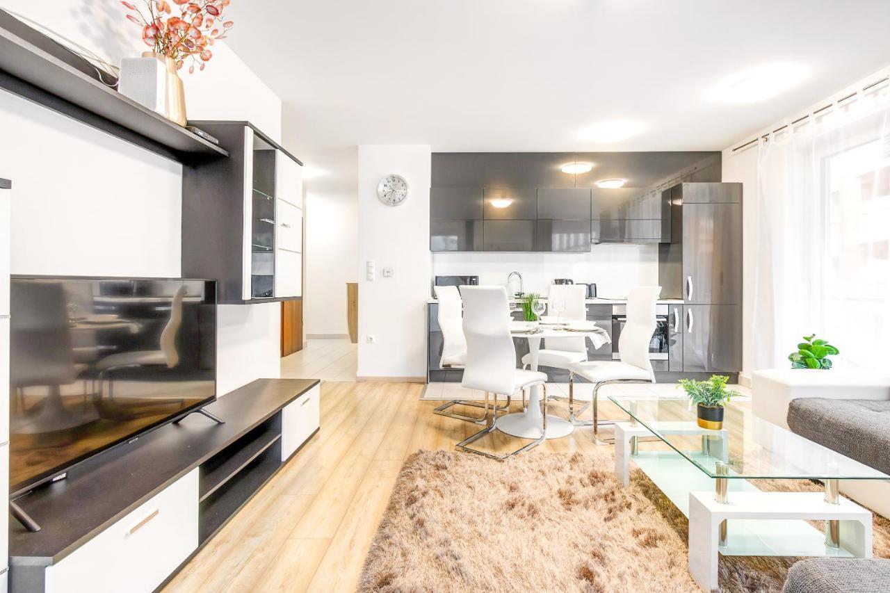 Modern Apartment With Free Garage And Balcony In The Downtown Budapest Esterno foto
