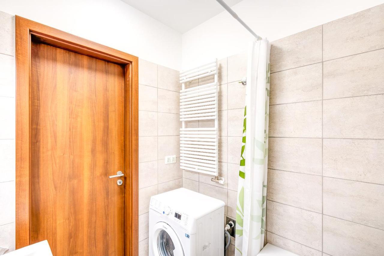 Modern Apartment With Free Garage And Balcony In The Downtown Budapest Esterno foto