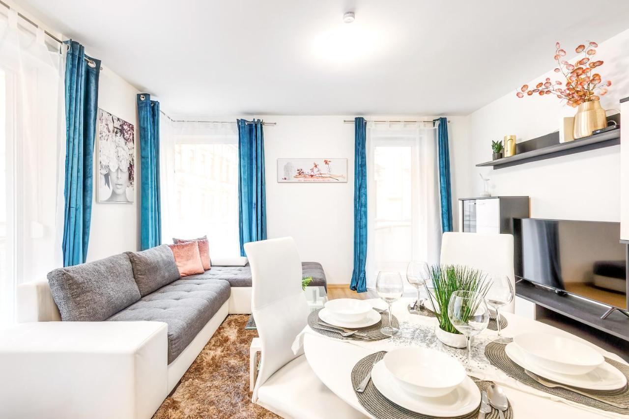 Modern Apartment With Free Garage And Balcony In The Downtown Budapest Esterno foto
