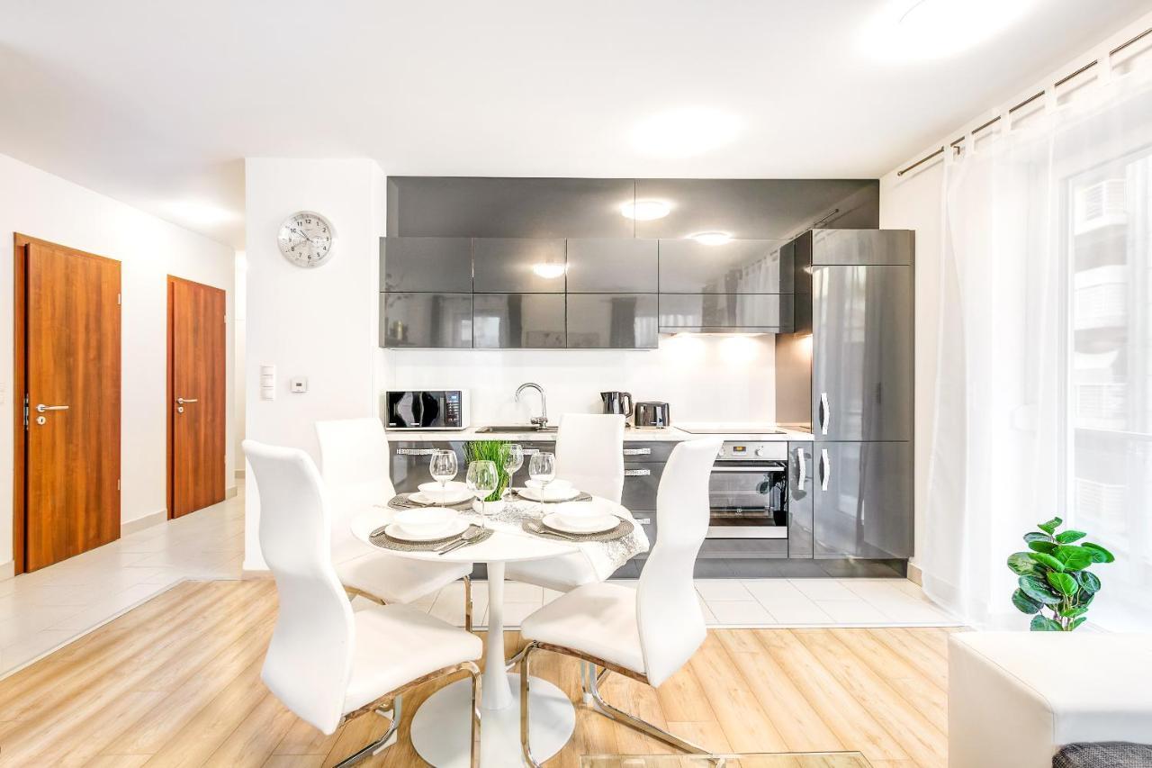 Modern Apartment With Free Garage And Balcony In The Downtown Budapest Esterno foto